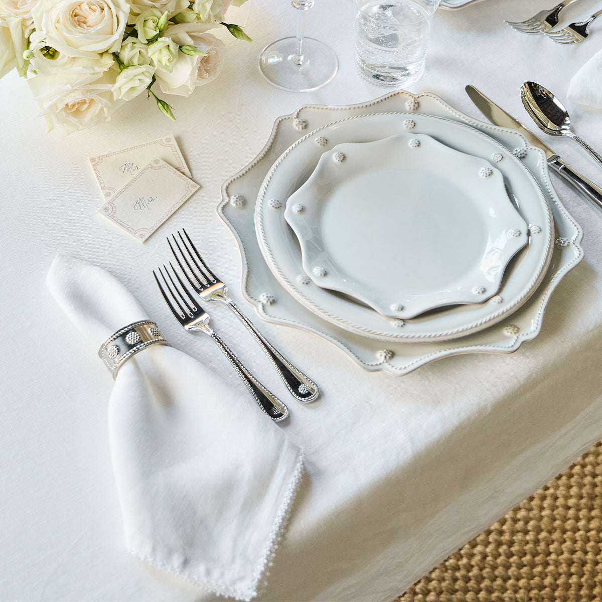 Berry Scallop 60 x 120 Tablecloth - White - Image 4