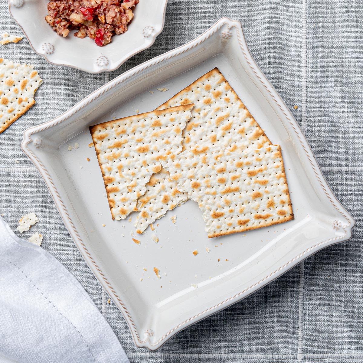 Berry & Thread Matzoh Plate - Whitewash - Image 3