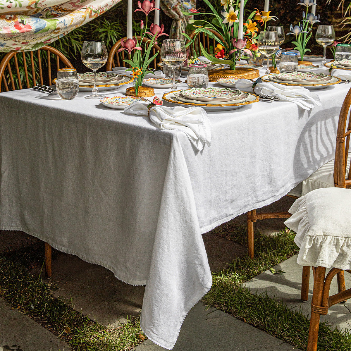 Berry Scallop 60 x 120 Tablecloth - White - Image 3