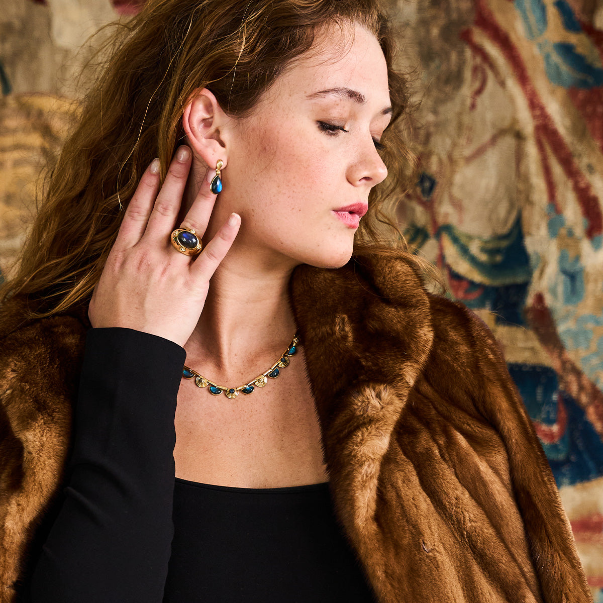 Cleopatra Oval Ring - Gold/Blue Labradorite - Image 2