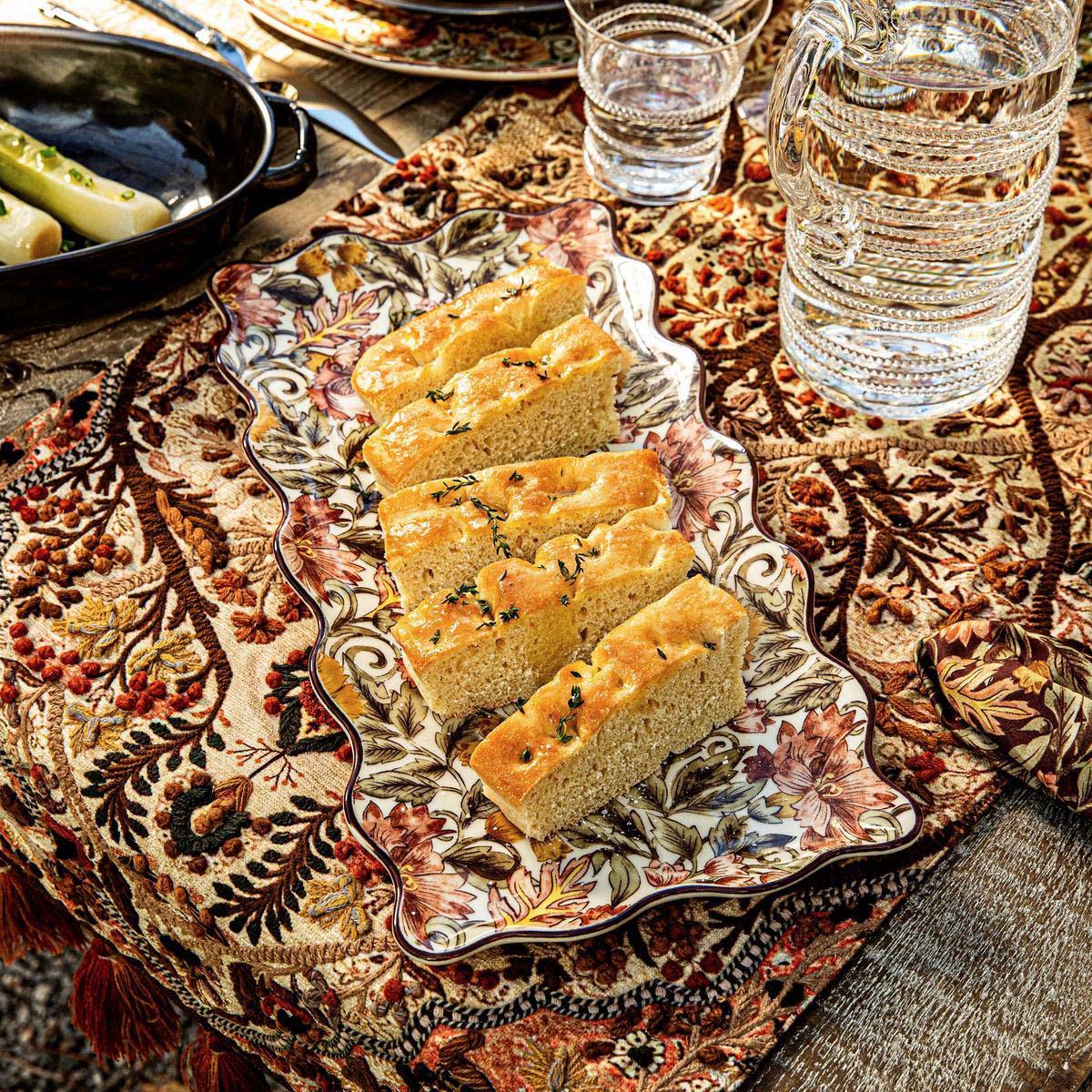 Willa 16 Hostess Tray - Amber - Image 4