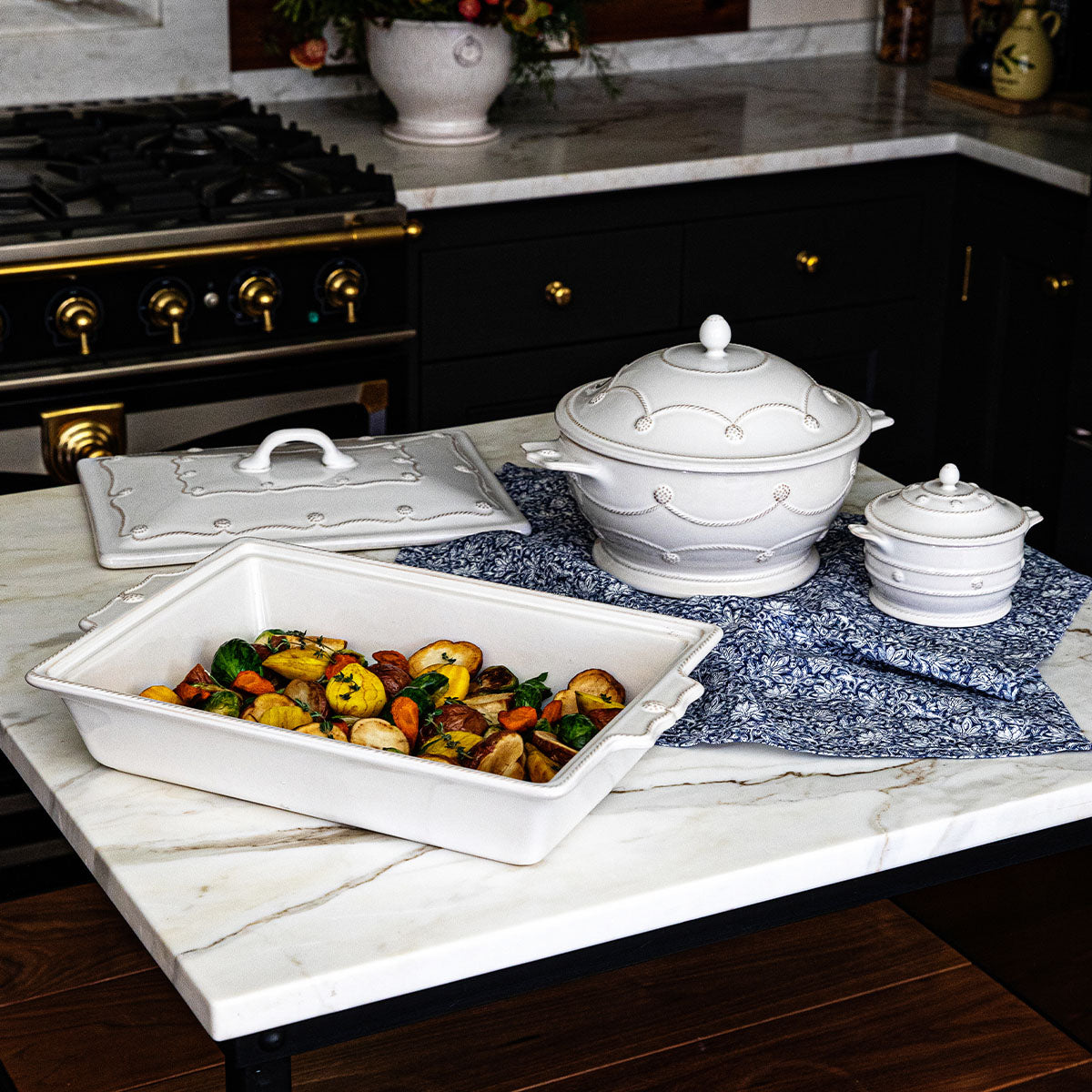 Berry & Thread Casserole with Lid - Whitewash - Image 6