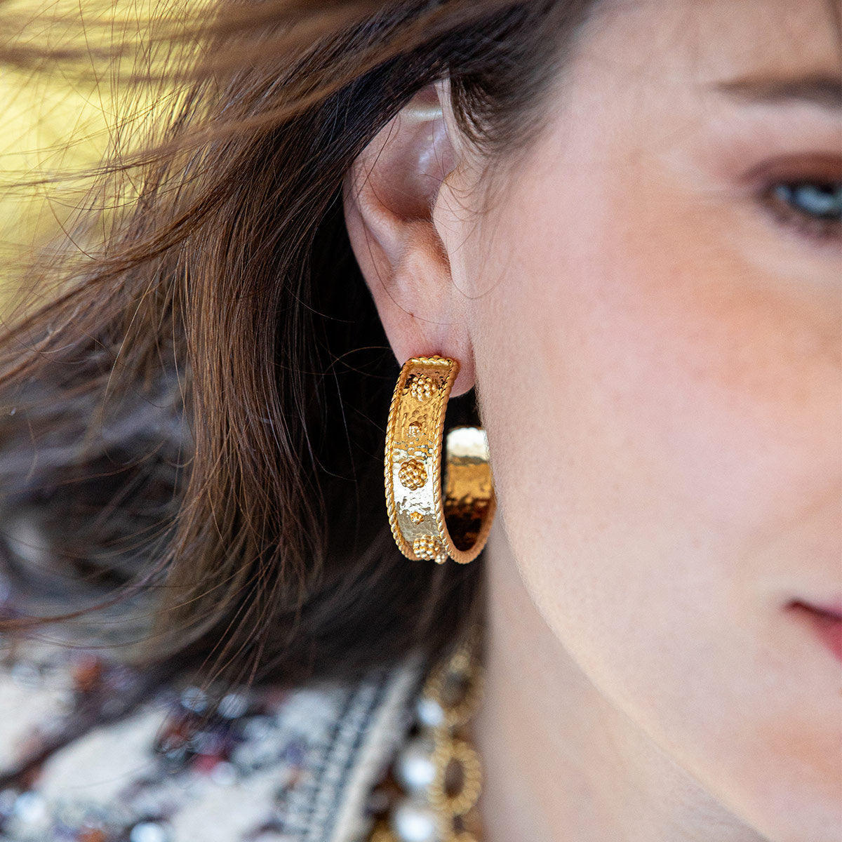 Berry Classic Medium Hoop Earrings - Gold - Image 3