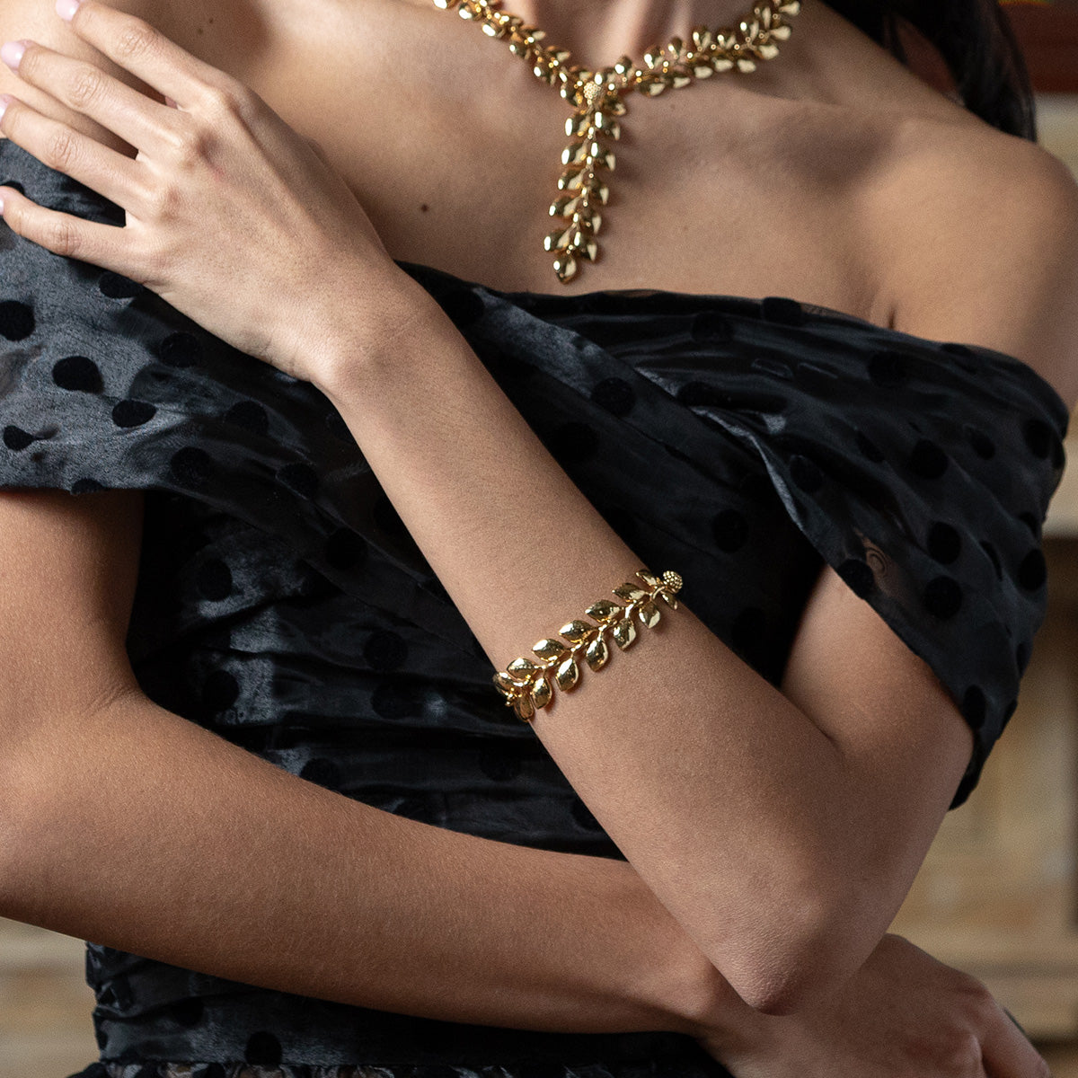 Golden Laurel Link Bracelet. 7+2 - Gold - Image 4