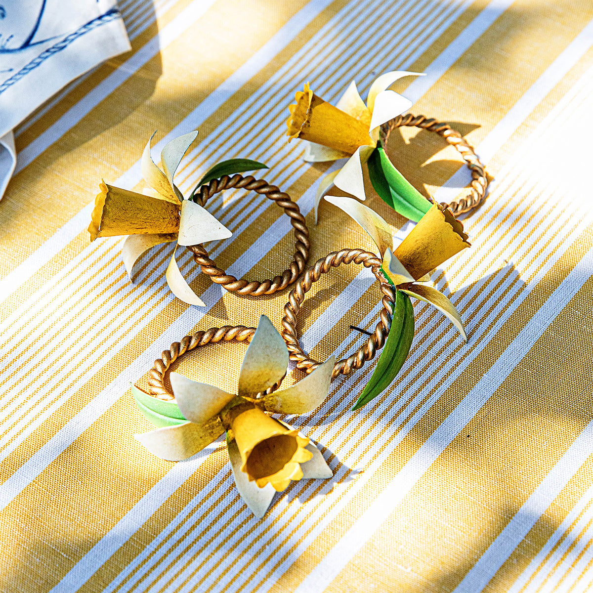 Meadow Walk Daffodil Napkin Ring. Set/4 - Yellow - Image 6