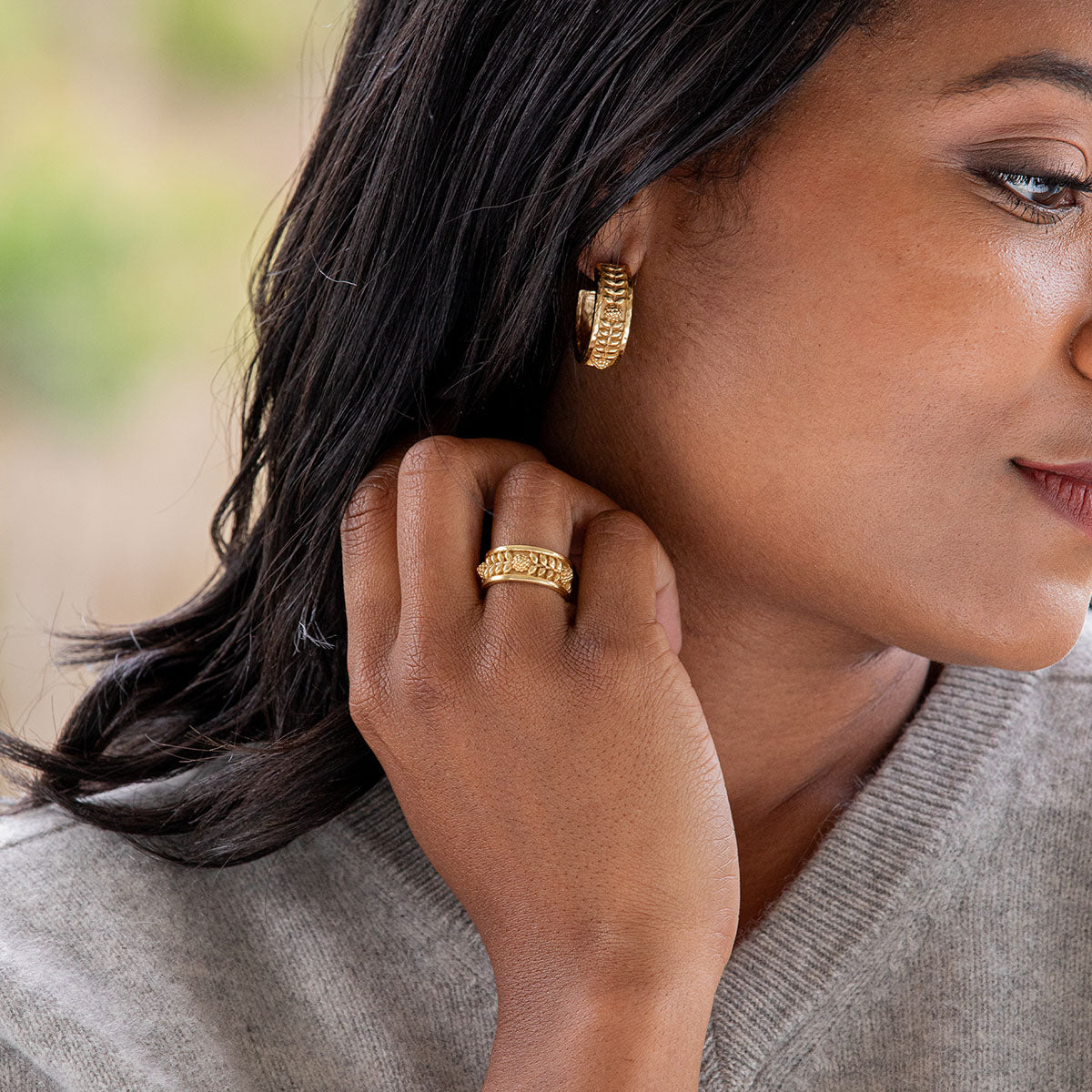 Berry Vine Small Hoop Earrings - Gold - Image 4