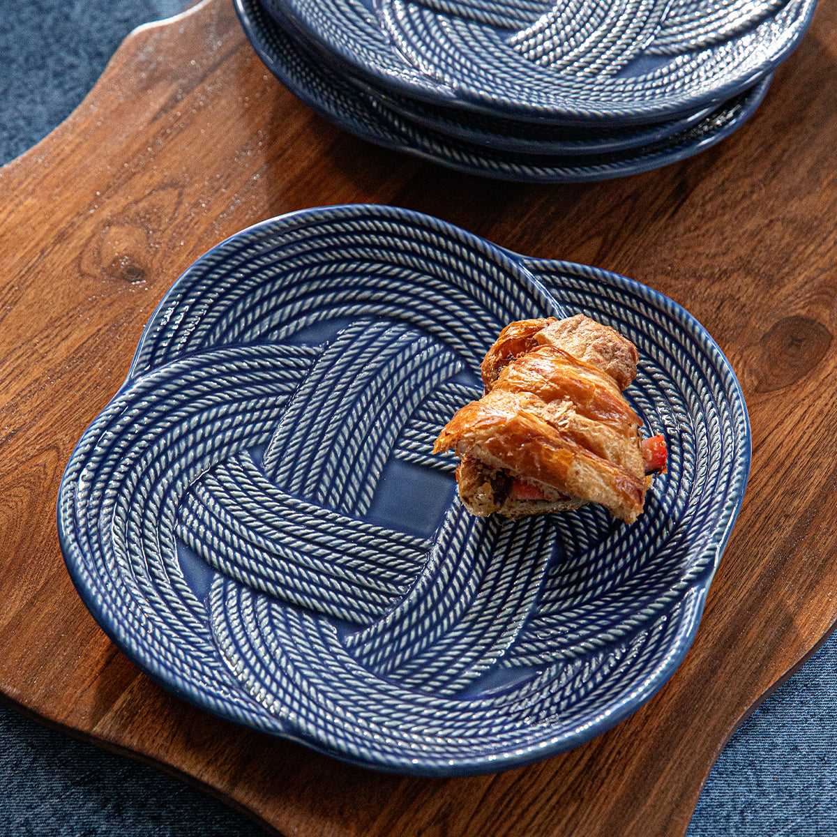 Le Panier Mystic Knot Dessert/Salad Plate - Denim - Image 3