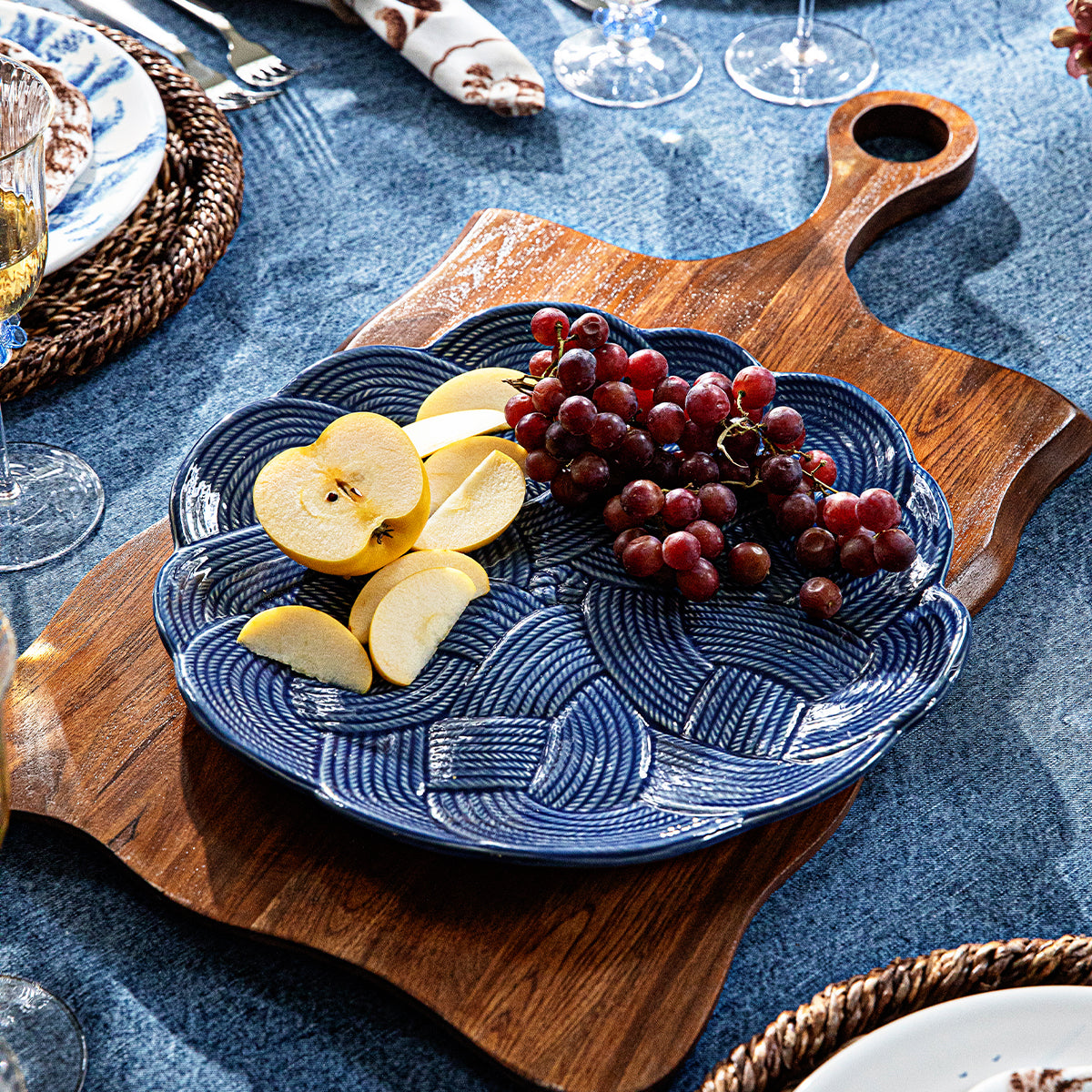 Le Panier Mystic Knot Charger/Platter - Denim - Image 3