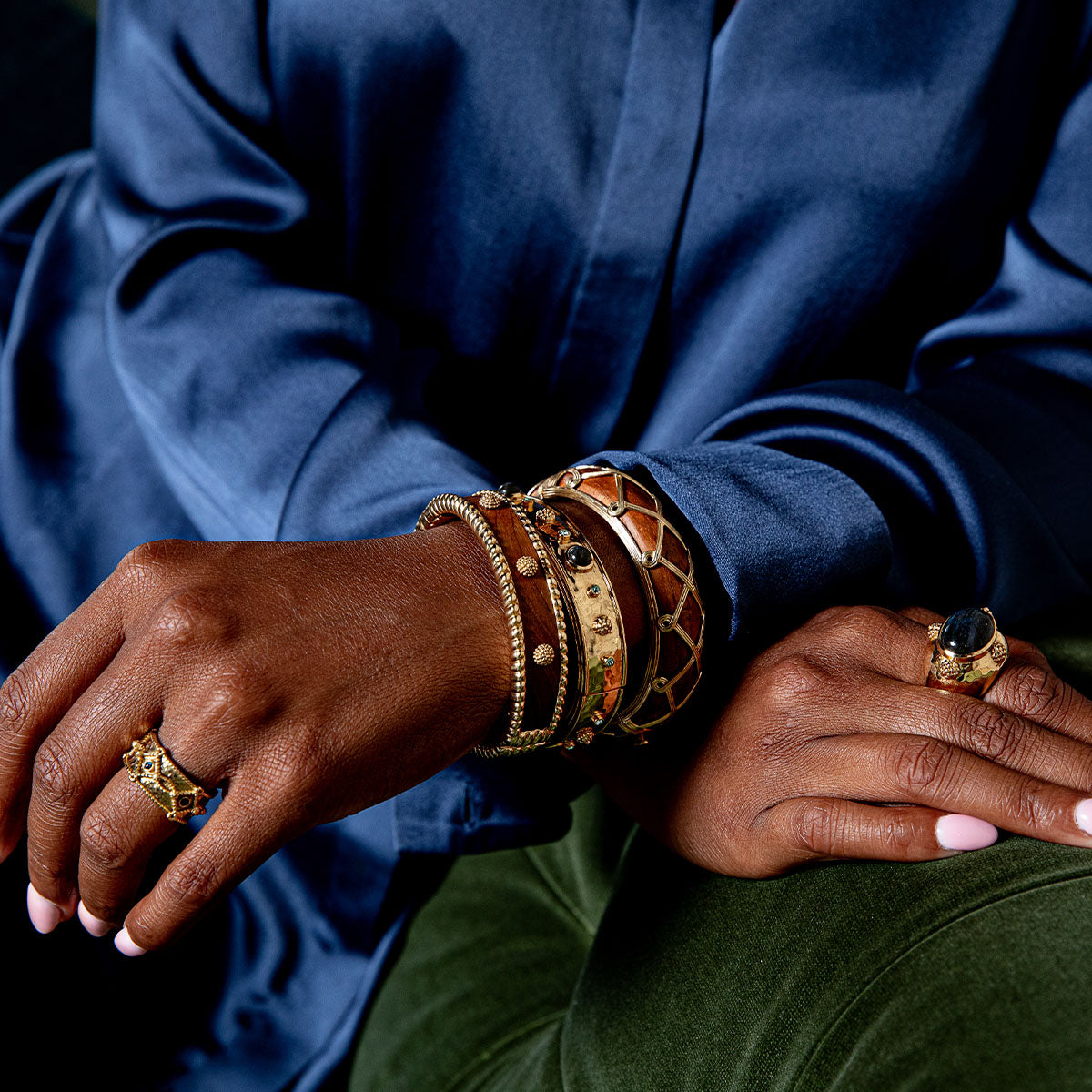 Berry Small Hinged Bangle - Teak - Image 5