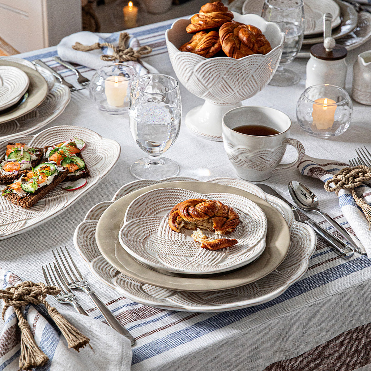 Le Panier Mystic Knot 15 Hostess Tray - Whitewash - Image 6