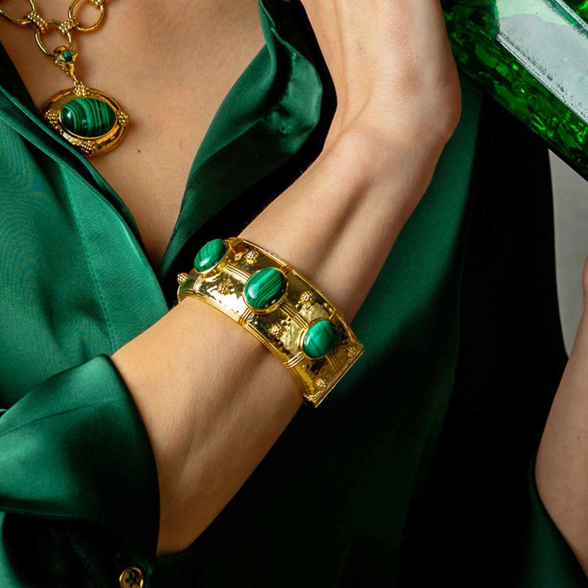 Cleopatra Grande Hinged Bangle - Malachite - Image 2