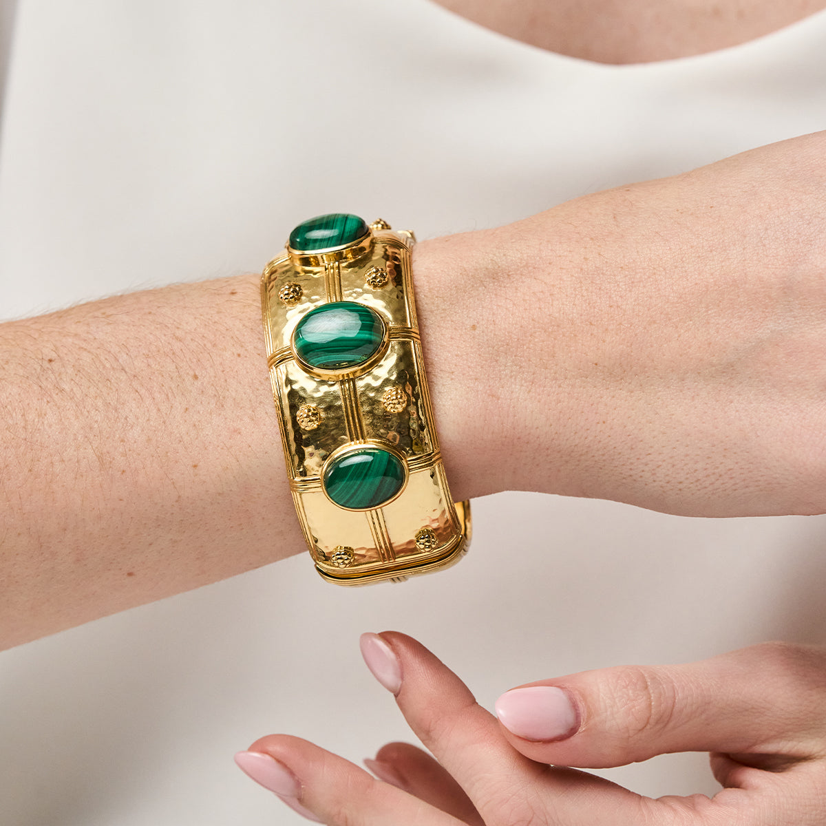 Cleopatra Grande Hinged Bangle - Malachite - Image 5