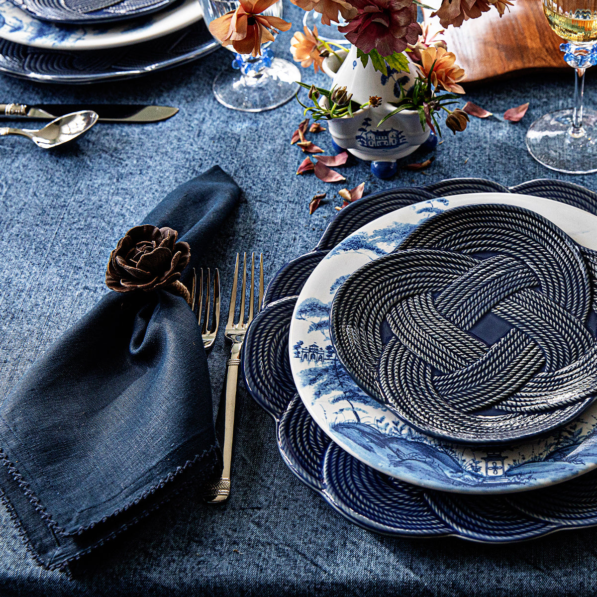 Berry Scallop Napkin Set/4 - Navy - Image 5